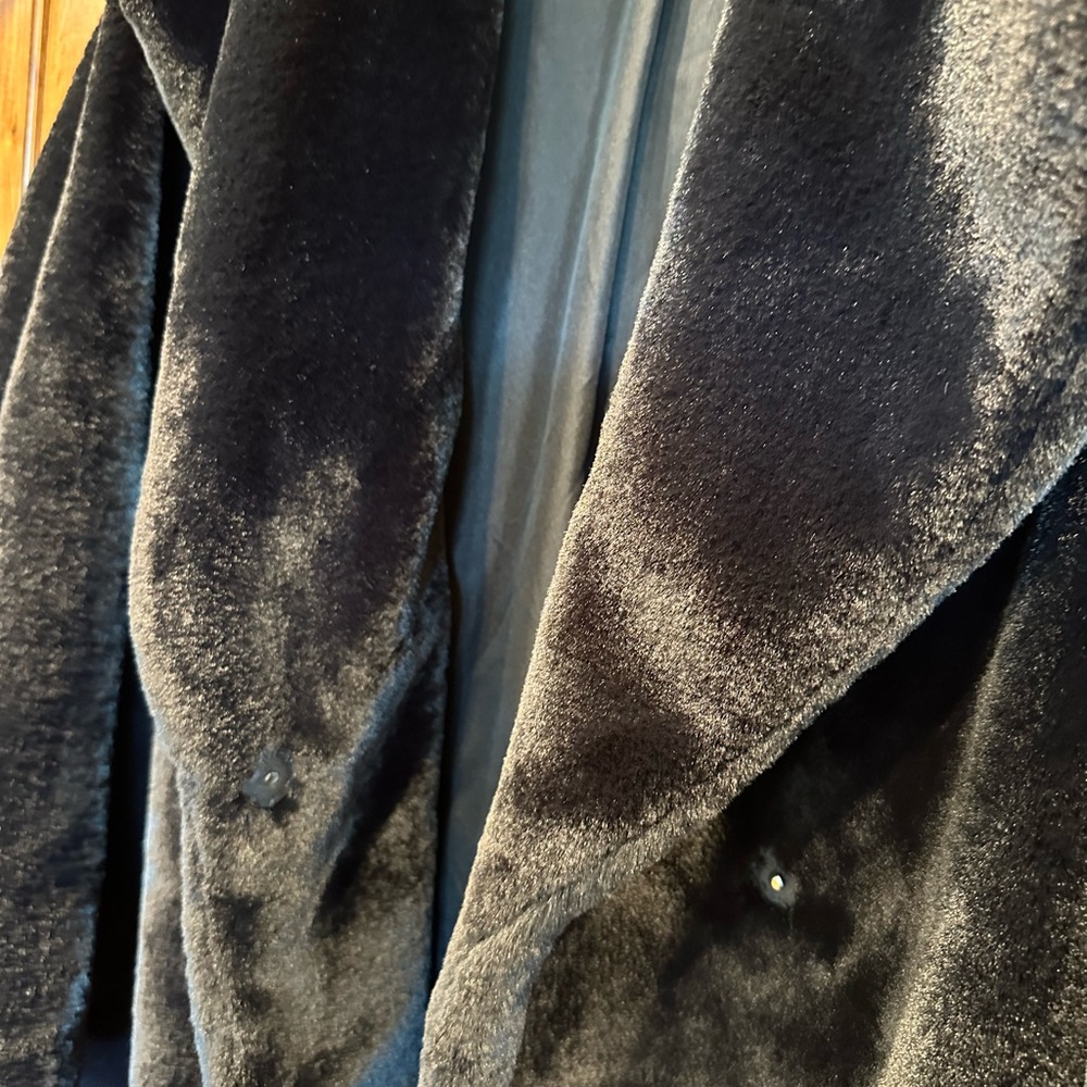 H&M Faux Fur Oversized Black Coat - Picture 5 of 5